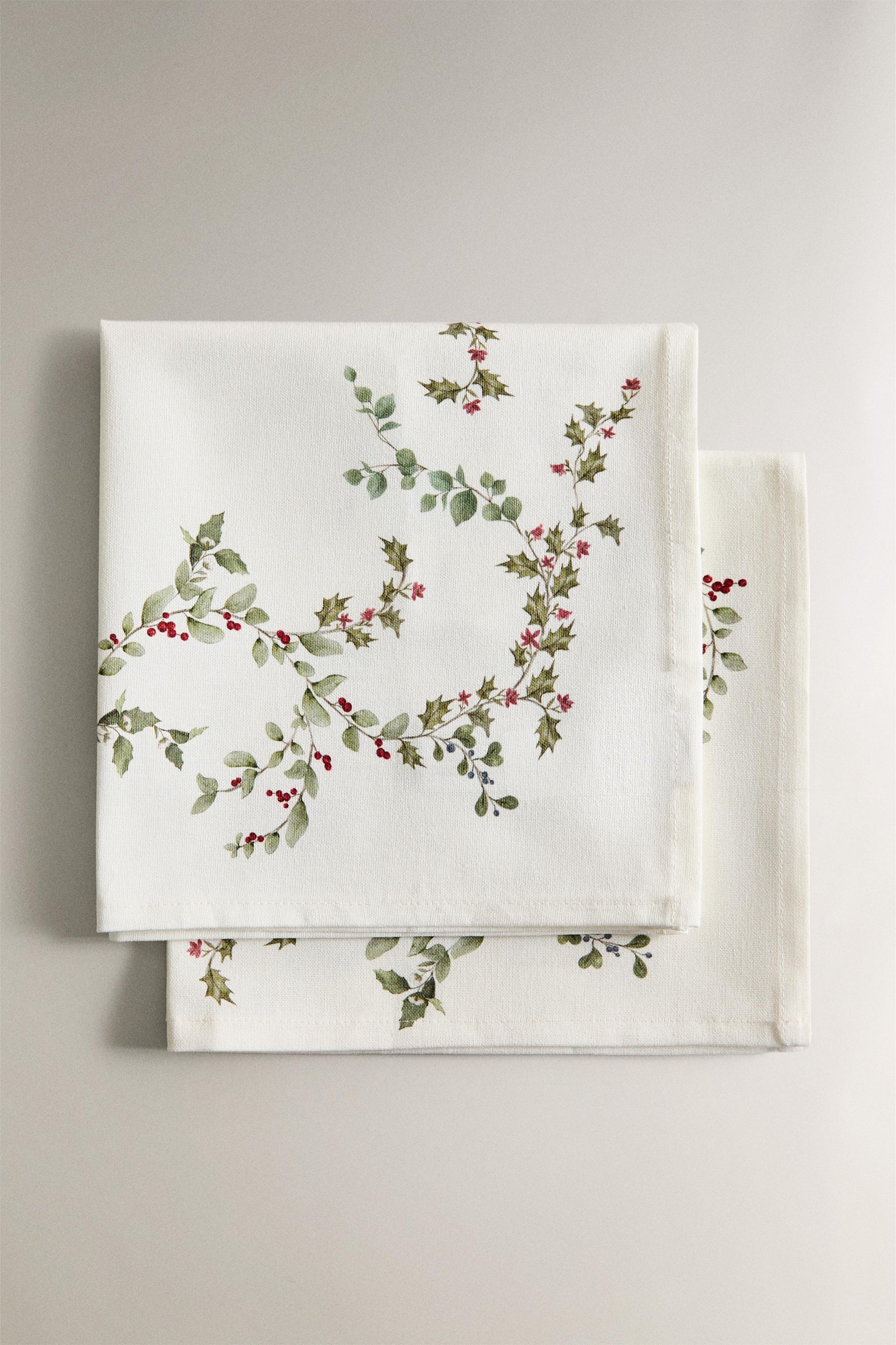 SET OF COTTON CHRISTMAS HOLLY LEAF NAPKINS (SET OF 2)